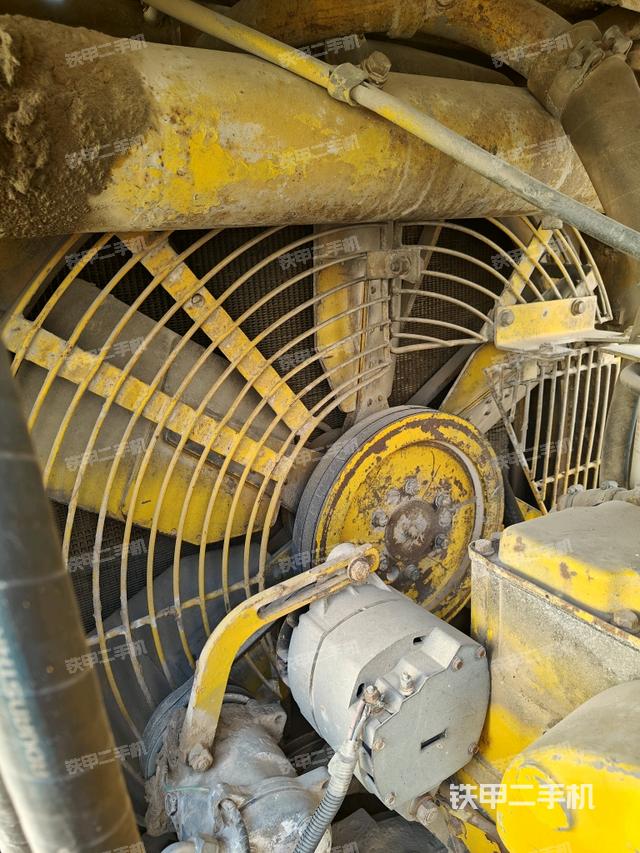 風(fēng)扇及皮帶（推土機發(fā)動機艙）