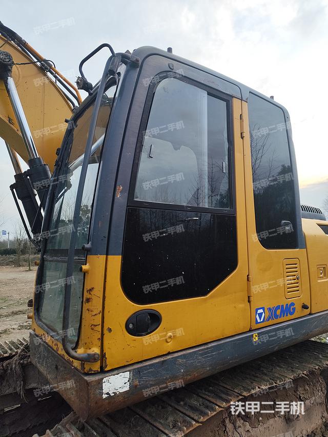 驾驶室整体（整机外观）