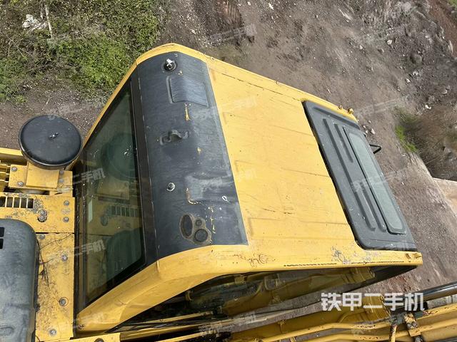 驾驶室顶部（整机外观）