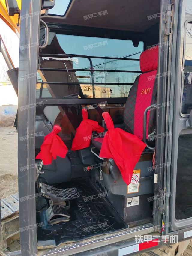 駕駛室頂部（整機(jī)外觀）