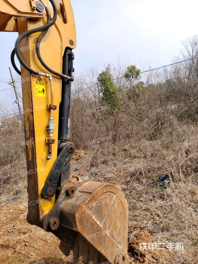 小臂整體右前(工作和回轉(zhuǎn)裝置) 小臂整體右前(工作和回轉(zhuǎn)裝置)