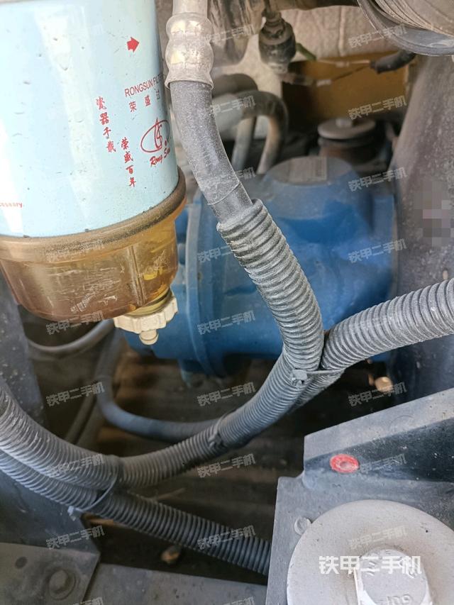 液壓泵艙室正面整體(整機(jī)外觀) 液壓泵艙室正面整體(整機(jī)外觀)