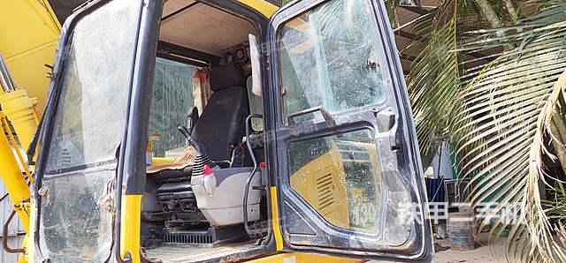 驾驶室整体（整机外观）