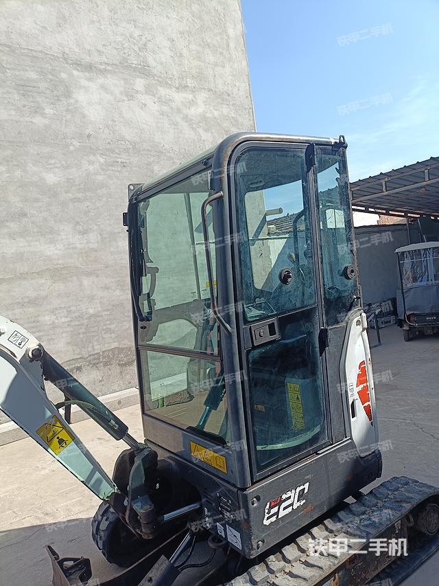 驾驶室整体（整机外观）