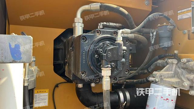 液壓泵斜45?左（大件艙室）