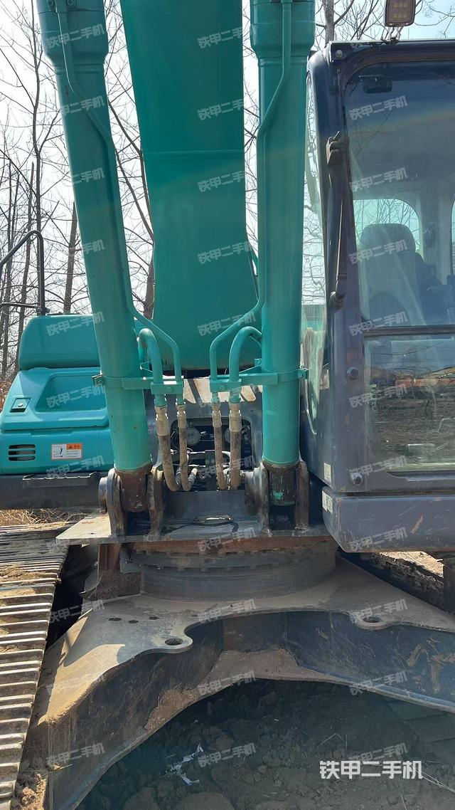 大臂油缸整體?豎拍(工作和回轉(zhuǎn)裝置) 大臂油缸整體?豎拍(工作和回轉(zhuǎn)裝置)