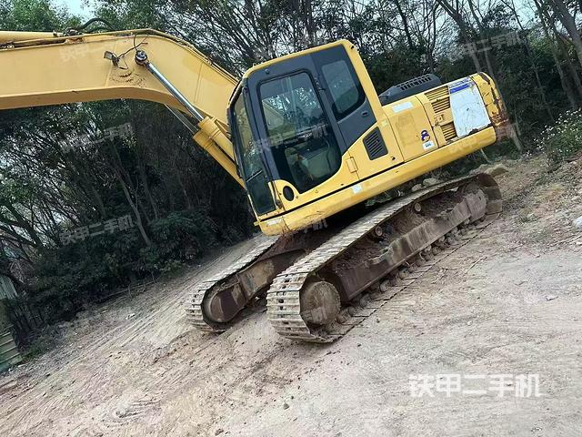 駕駛室頂部（整機外觀）