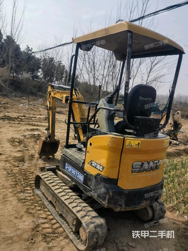 駕駛室整體（整機(jī)外觀(guān)）