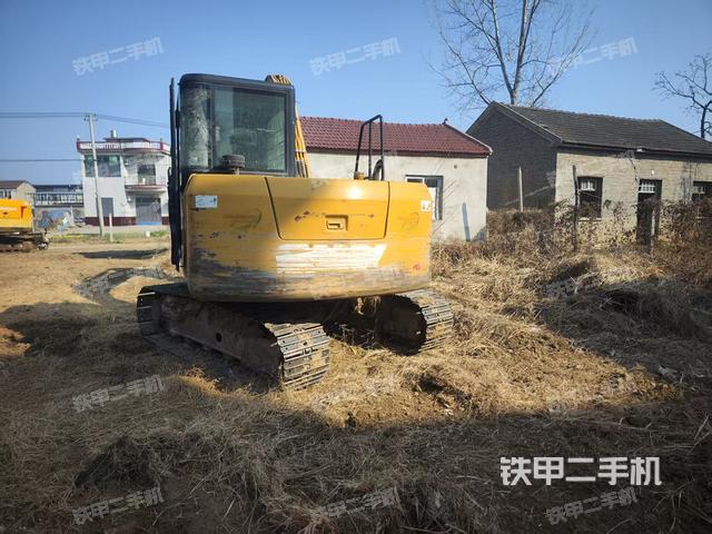 驾驶室顶部（整机外观）