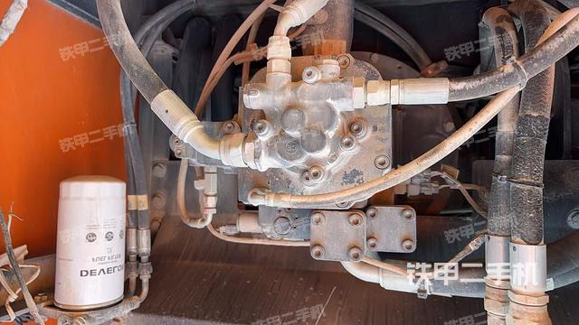 液壓泵斜45?左（大件艙室）