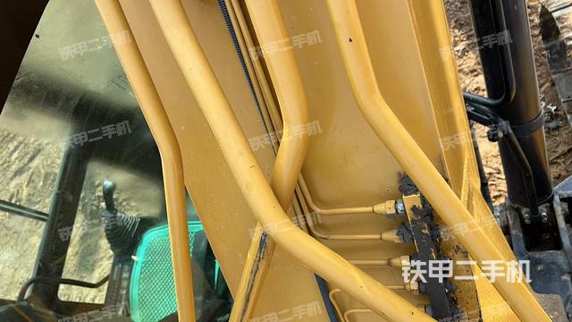 大臂背部俯視（工作和回轉(zhuǎn)裝置）