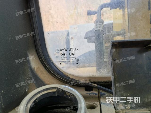 后窗玻璃角標(駕駛室部分) 后窗玻璃角標(駕駛室部分)