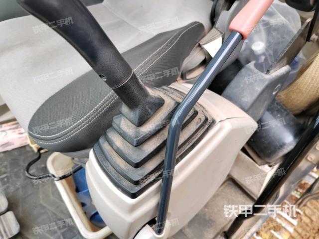 座椅左侧控制台/音响/含左手柄（驾驶室部分）