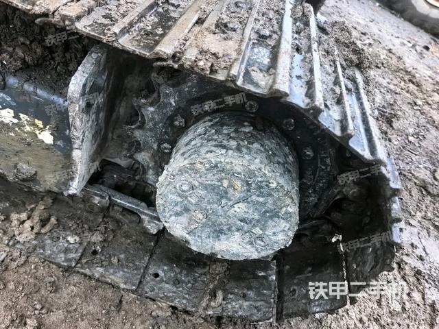 右驅(qū)動(dòng)輪（行走機(jī)構(gòu)）