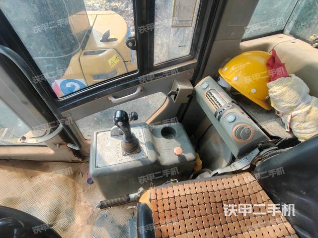 操作把手（壓路機(jī)駕駛室）