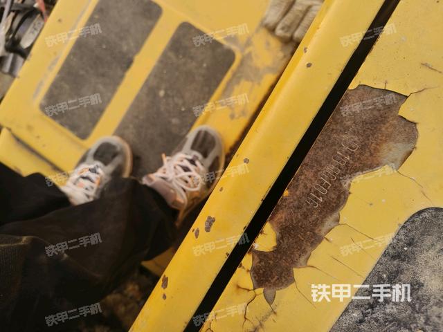 大臂油缸整體?豎拍(工作和回轉(zhuǎn)裝置) 大臂油缸整體?豎拍(工作和回轉(zhuǎn)裝置)