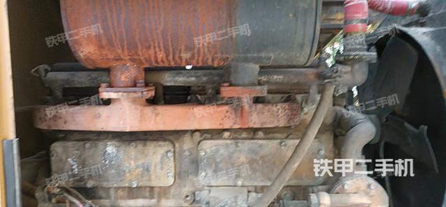 發(fā)動(dòng)機(jī)左側(cè)（整機(jī)外觀及大件）