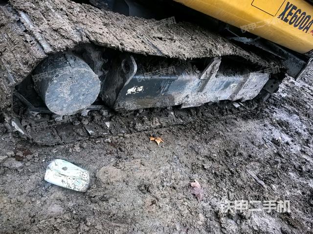 左側(cè)履帶整體?（行走機(jī)構(gòu)）