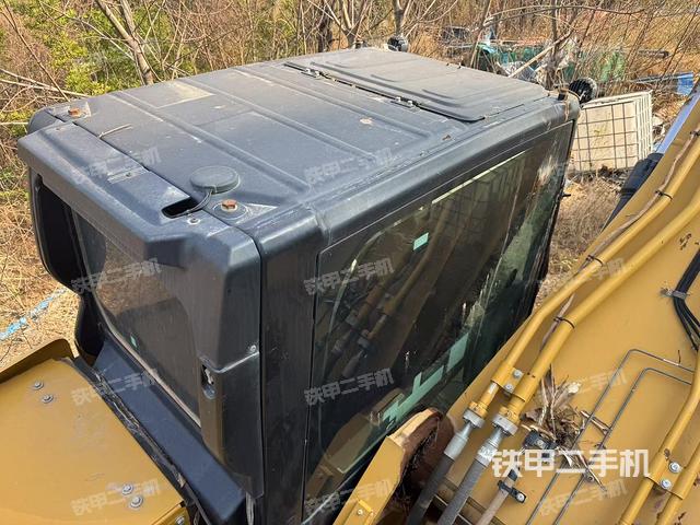 驾驶室顶部（整机外观）