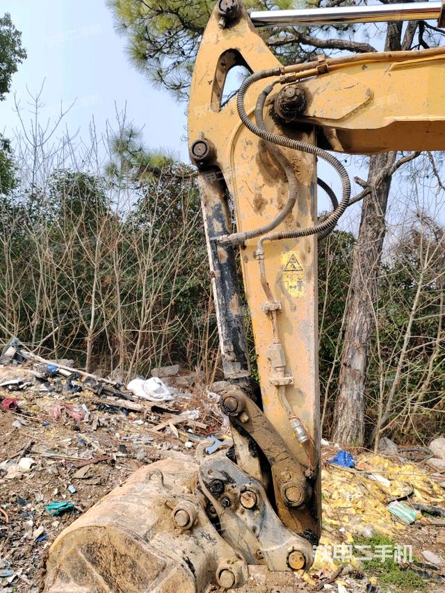 小臂整體左后(工作和回轉(zhuǎn)裝置) 小臂整體左后(工作和回轉(zhuǎn)裝置)