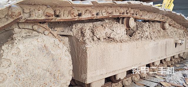 單側(cè)履帶整體（整機(jī)外觀）