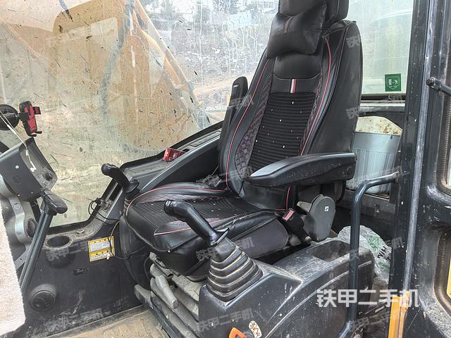 驾驶室整体（整机外观）