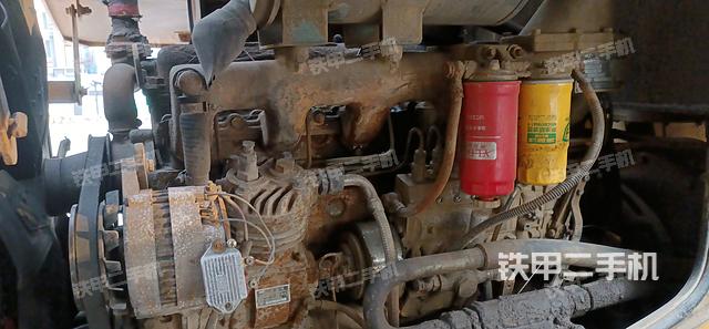 發(fā)動(dòng)機(jī)右側(cè)（整機(jī)外觀及大件）