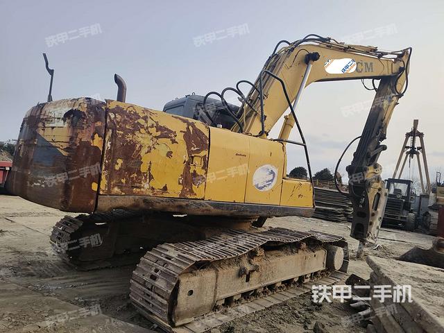 山重建机JCM921C挖掘机的设备实拍-第3张实拍照片