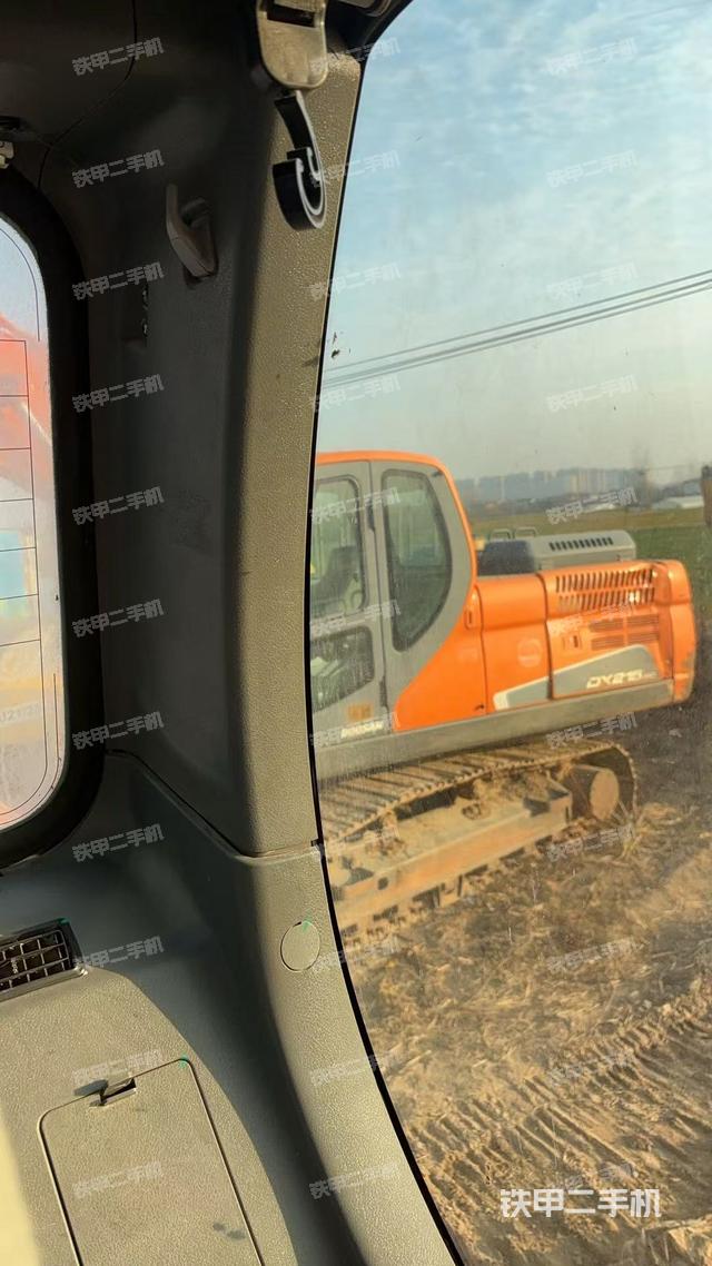 座椅右側(cè)控制臺/鑰匙門/油門/含右手柄（駕駛室部分）