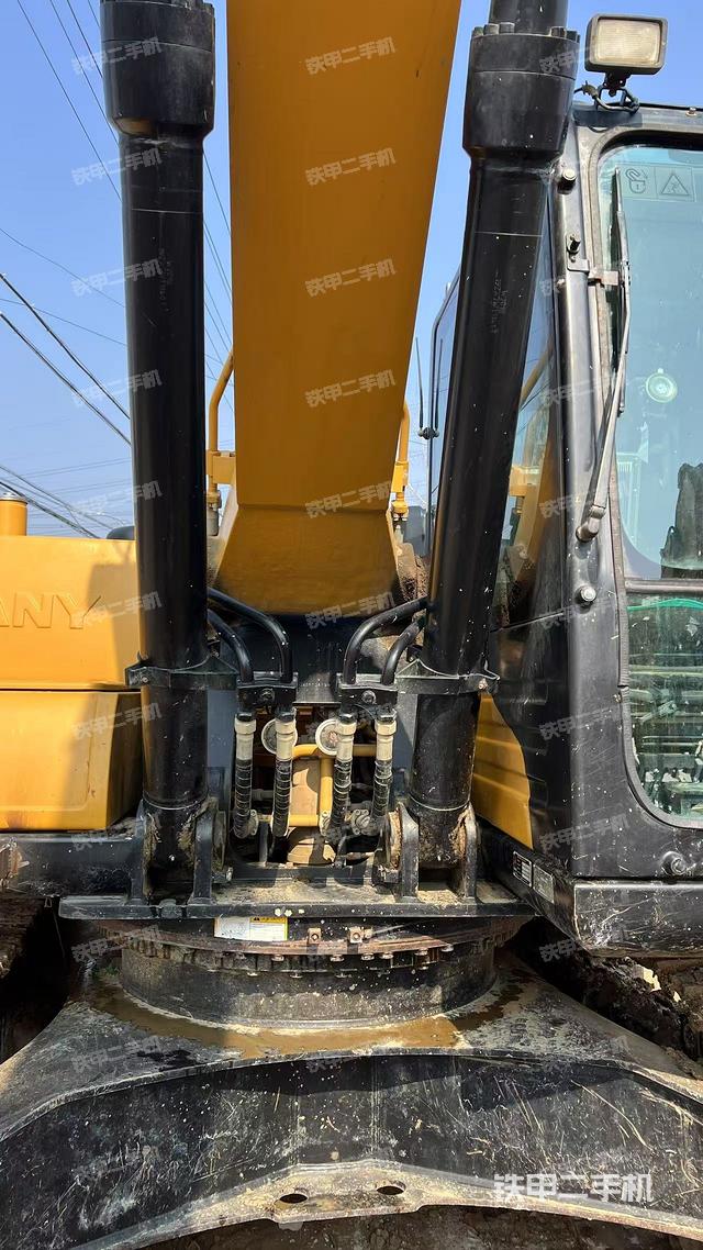 大臂油缸整體?豎拍（工作和回轉(zhuǎn)裝置）