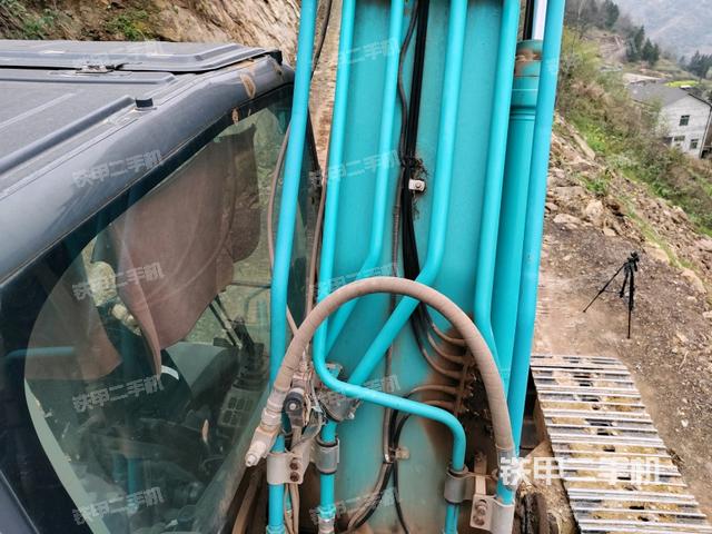 大臂背部俯视（工作和回转装置）