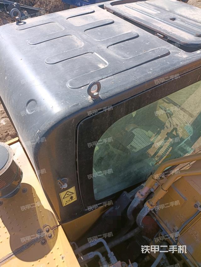 駕駛室頂部（整機(jī)外觀(guān)）