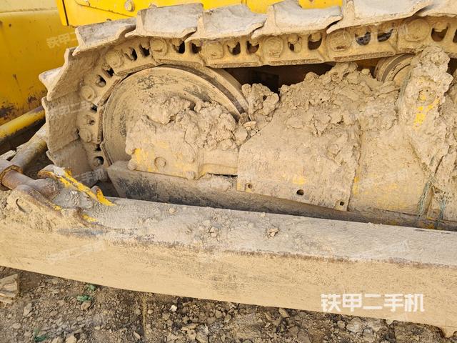 右引導(dǎo)輪（推土機底盤及工作裝置）