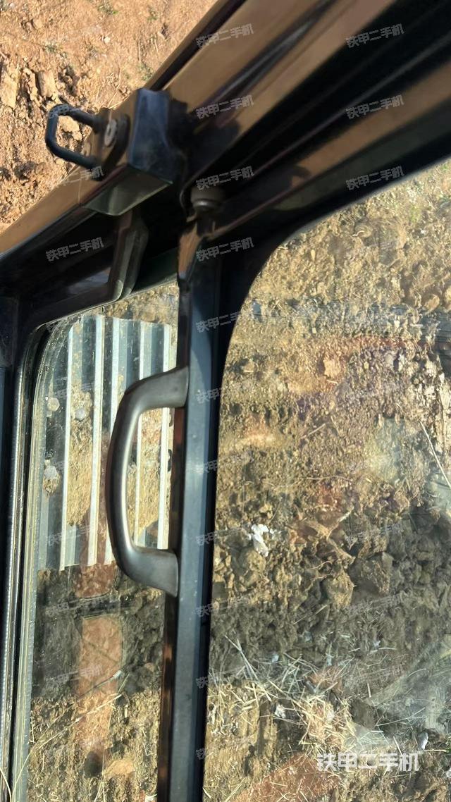 后窗玻璃角標(biāo)（駕駛室部分）