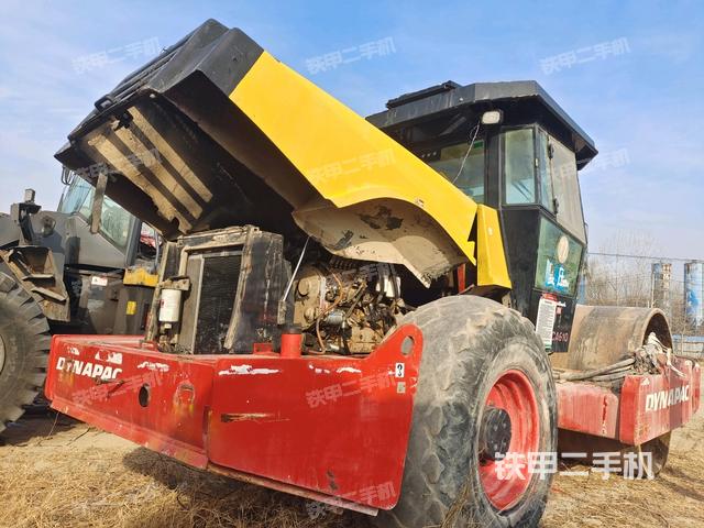 右后45°（壓路機(jī)整機(jī)外觀）