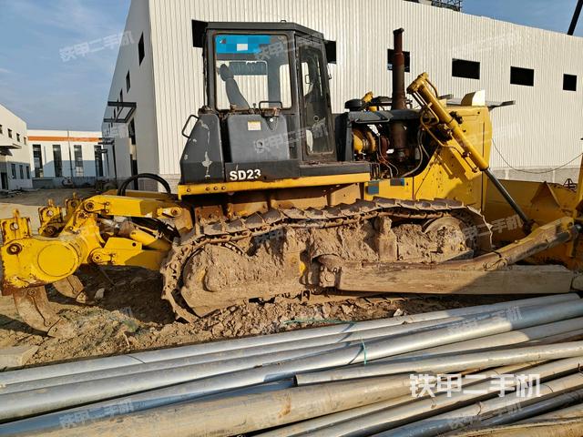 右后45°（推土機整車外觀）