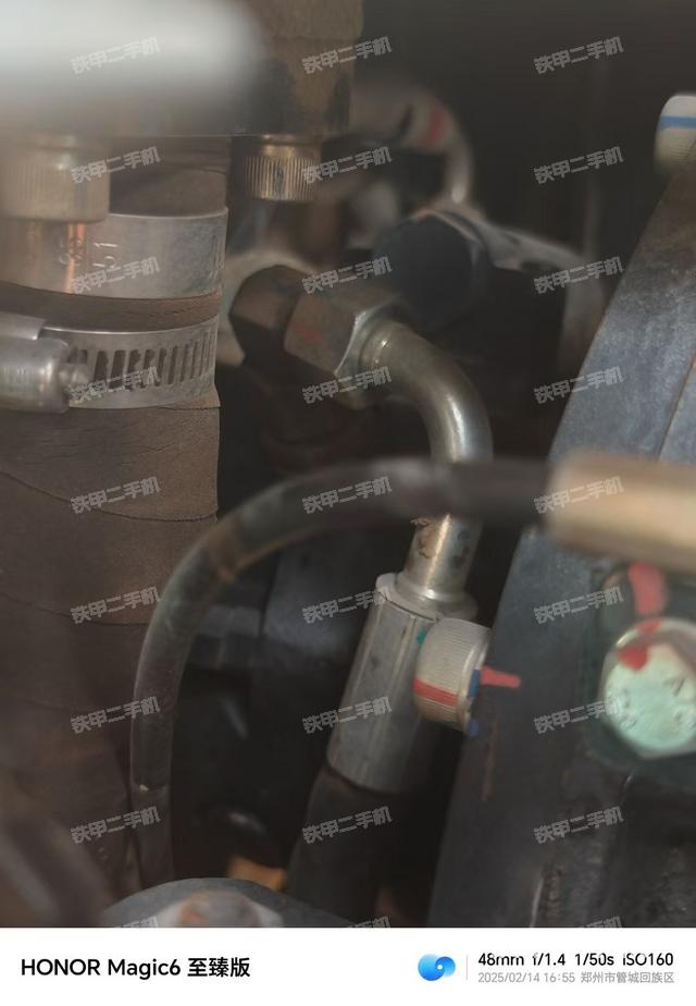 液壓泵艙室正面整體（整機(jī)外觀(guān)）