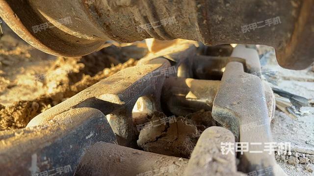 右側(cè)行走馬達蓋板（行走機構(gòu)）