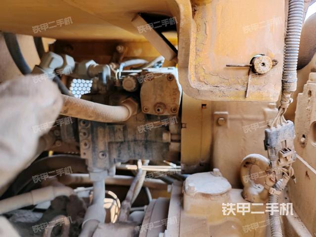 柴油泵全景（壓路機(jī)發(fā)動(dòng)機(jī)艙）