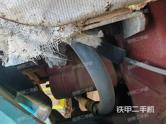 液壓泵艙室正面整體(整機(jī)外觀) 液壓泵艙室正面整體(整機(jī)外觀)