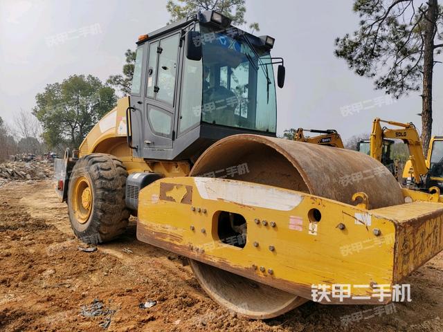 右前45°（壓路機(jī)整機(jī)外觀）