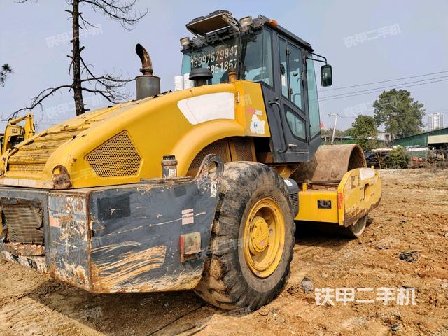 右后45°（壓路機(jī)整機(jī)外觀）