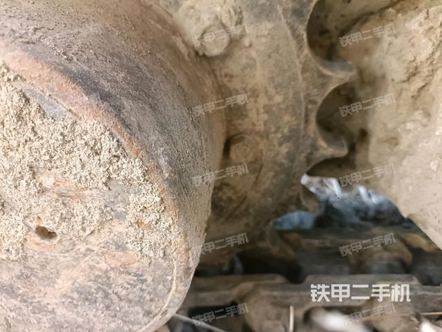 右驅動輪（行走機構）