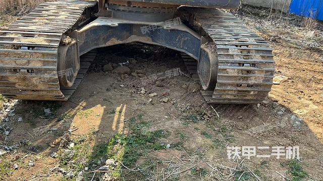 轉(zhuǎn)盤和下車架正前(工作和回轉(zhuǎn)裝置) 轉(zhuǎn)盤和下車架正前(工作和回轉(zhuǎn)裝置)