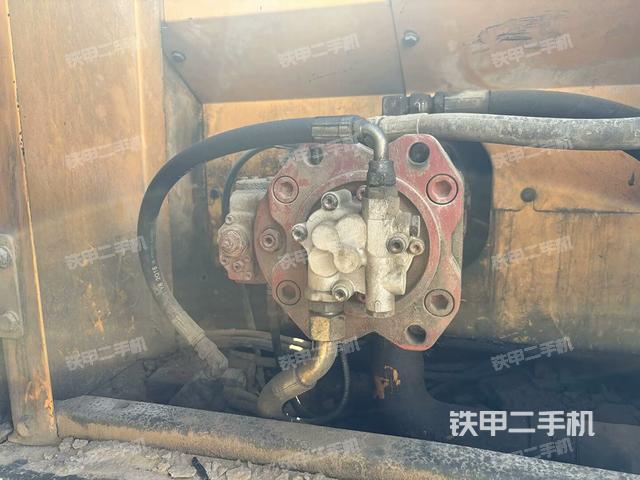 液壓泵斜45?左(大件艙室) 液壓泵斜45?左(大件艙室)