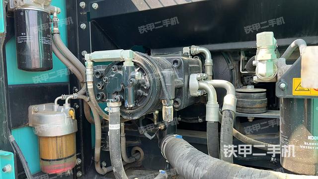 液壓泵斜45?右(大件艙室) 液壓泵斜45?右(大件艙室)