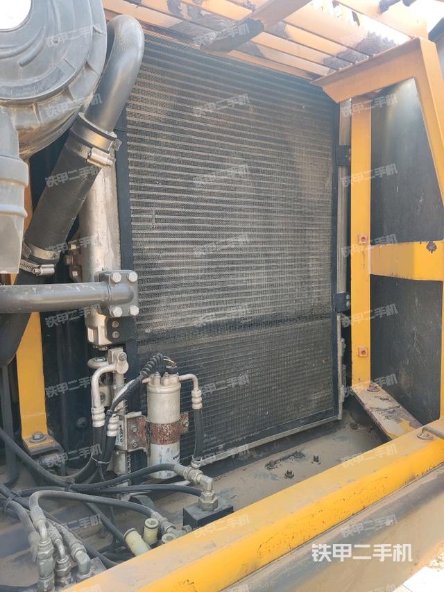 散熱器正面（大件艙室）