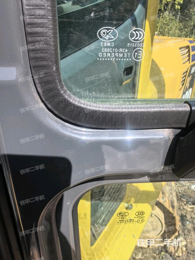 左后方玻璃角標(駕駛室部分) 左后方玻璃角標(駕駛室部分)