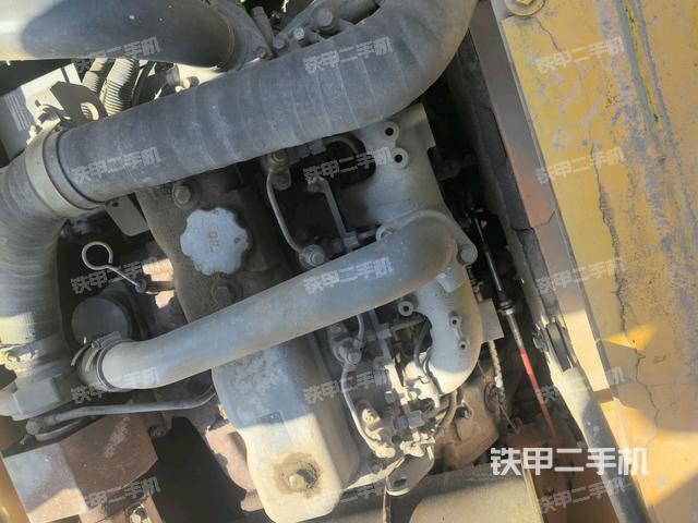 氣門(mén)室蓋螺絲特寫(xiě)(上車部件) 氣門(mén)室蓋螺絲特寫(xiě)(上車部件)