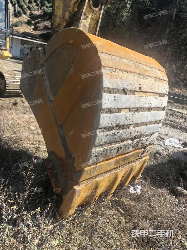 鏟斗45度(工作和回轉裝置) 鏟斗45度(工作和回轉裝置)